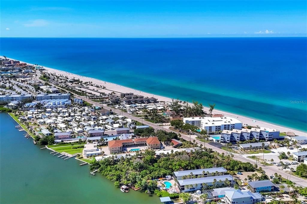 En Venta: $724,900 (3 camas, 2 baños, 1421 Pies cuadrados)