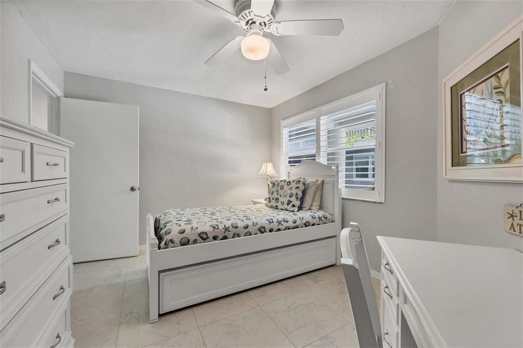 En Venta: $724,900 (3 camas, 2 baños, 1421 Pies cuadrados)