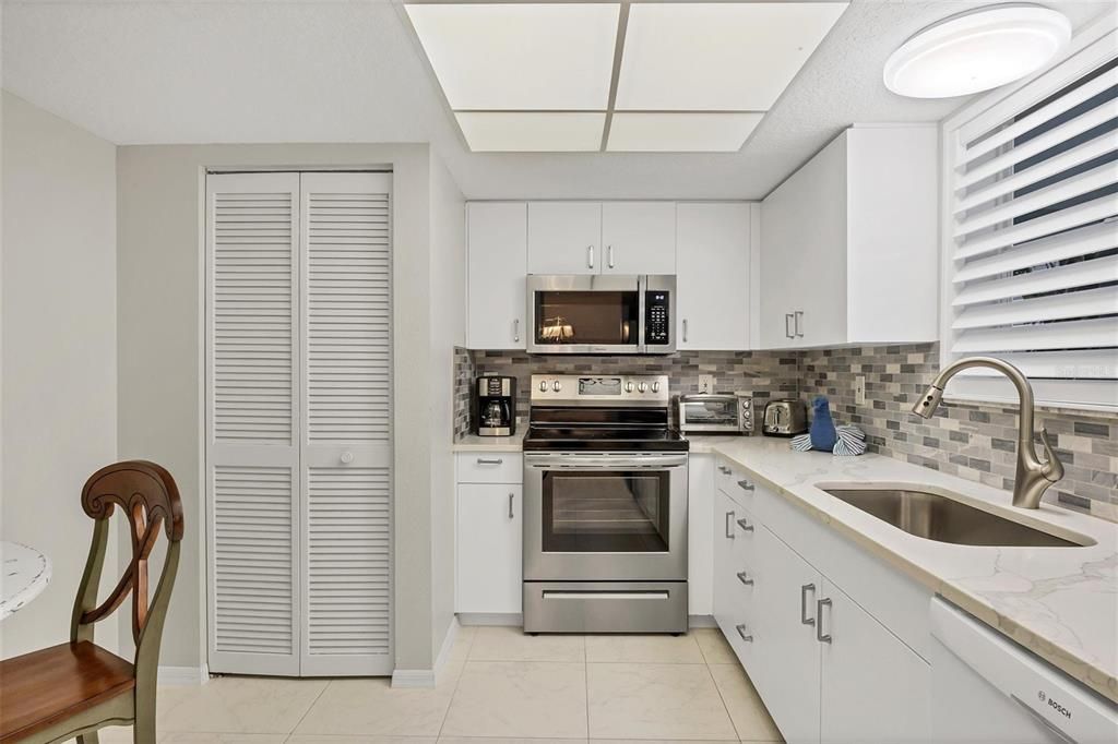 En Venta: $724,900 (3 camas, 2 baños, 1421 Pies cuadrados)