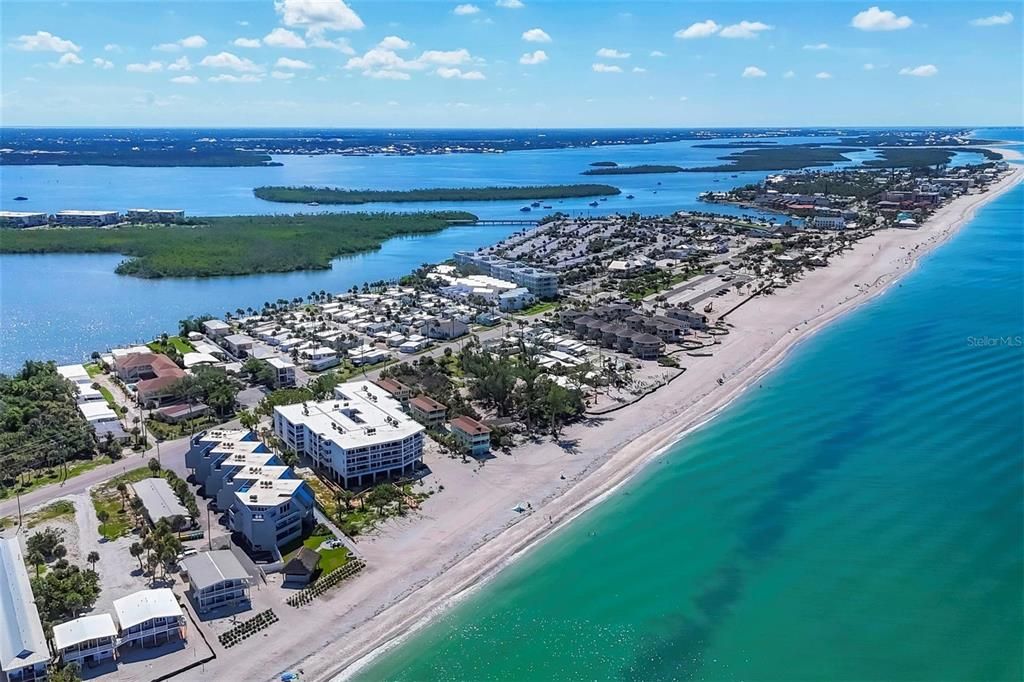 En Venta: $724,900 (3 camas, 2 baños, 1421 Pies cuadrados)