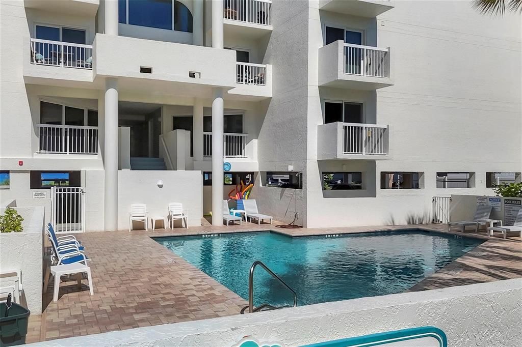 En Venta: $724,900 (3 camas, 2 baños, 1421 Pies cuadrados)