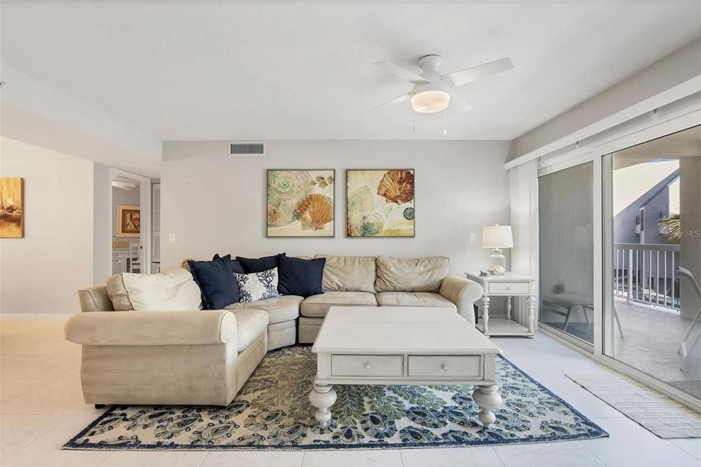 En Venta: $724,900 (3 camas, 2 baños, 1421 Pies cuadrados)