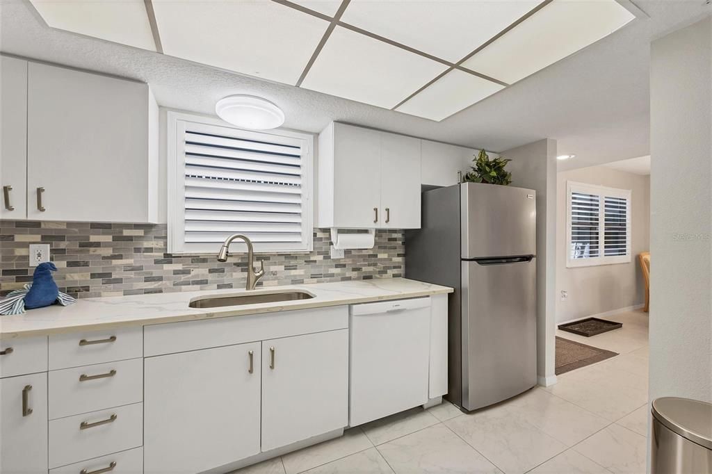 En Venta: $724,900 (3 camas, 2 baños, 1421 Pies cuadrados)