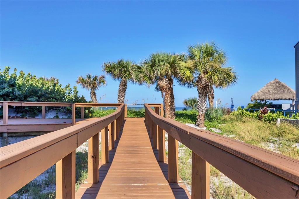 En Venta: $724,900 (3 camas, 2 baños, 1421 Pies cuadrados)