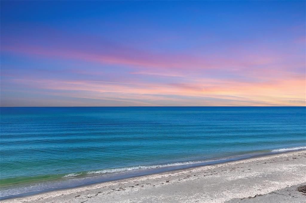 En Venta: $724,900 (3 camas, 2 baños, 1421 Pies cuadrados)