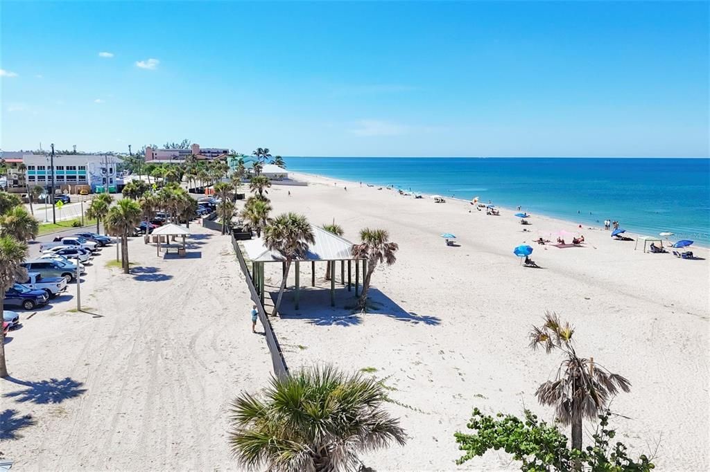 En Venta: $724,900 (3 camas, 2 baños, 1421 Pies cuadrados)