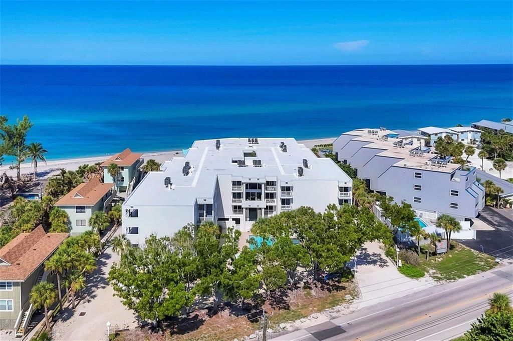 En Venta: $724,900 (3 camas, 2 baños, 1421 Pies cuadrados)