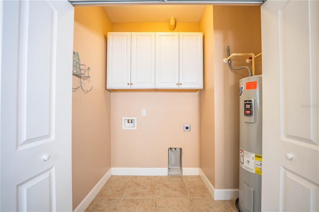 For Sale: $230,000 (3 beds, 2 baths, 1733 Square Feet)