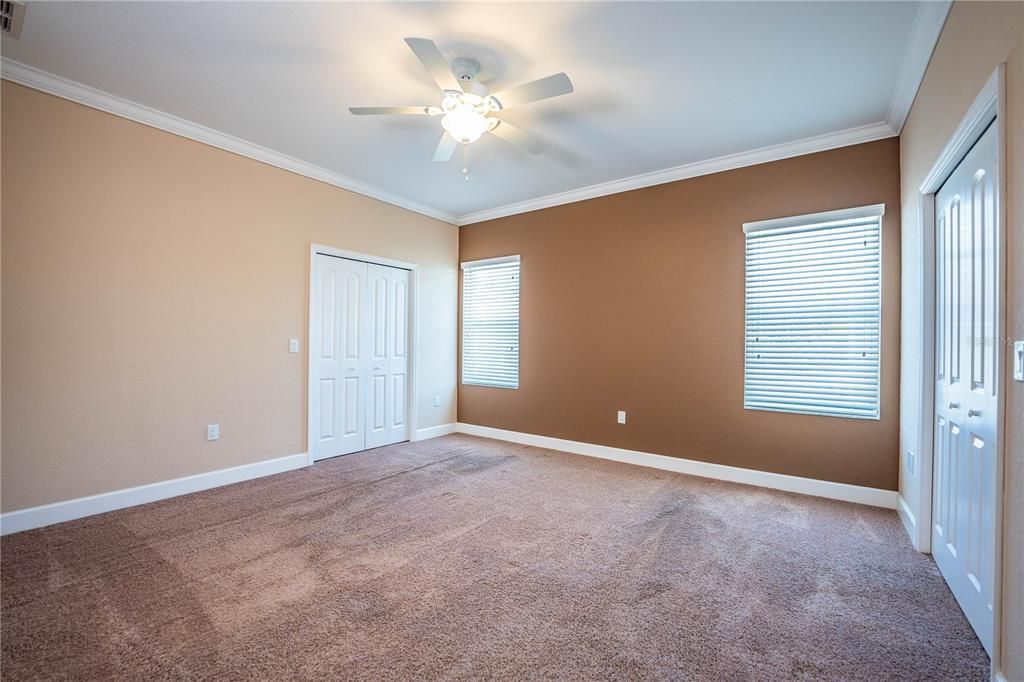 For Sale: $230,000 (3 beds, 2 baths, 1733 Square Feet)