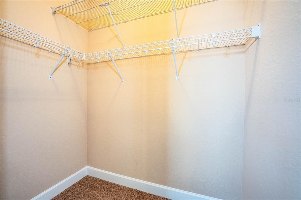 For Sale: $230,000 (3 beds, 2 baths, 1733 Square Feet)