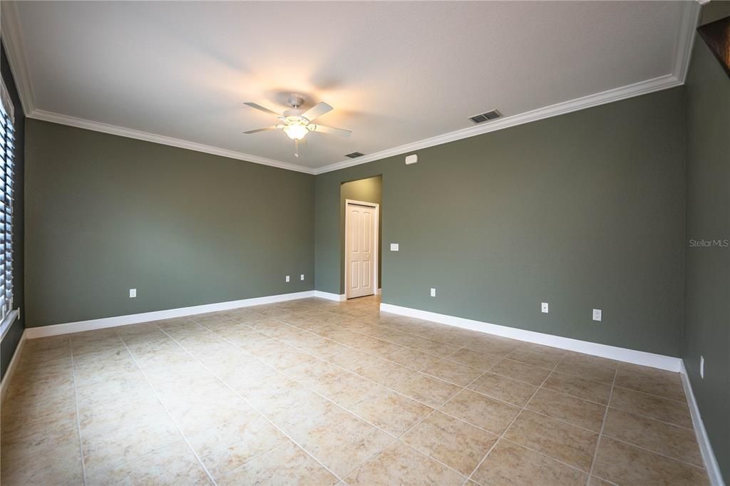 For Sale: $230,000 (3 beds, 2 baths, 1733 Square Feet)