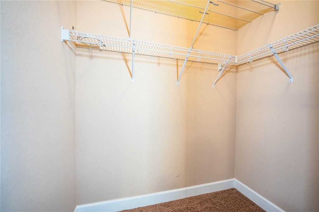 For Sale: $230,000 (3 beds, 2 baths, 1733 Square Feet)