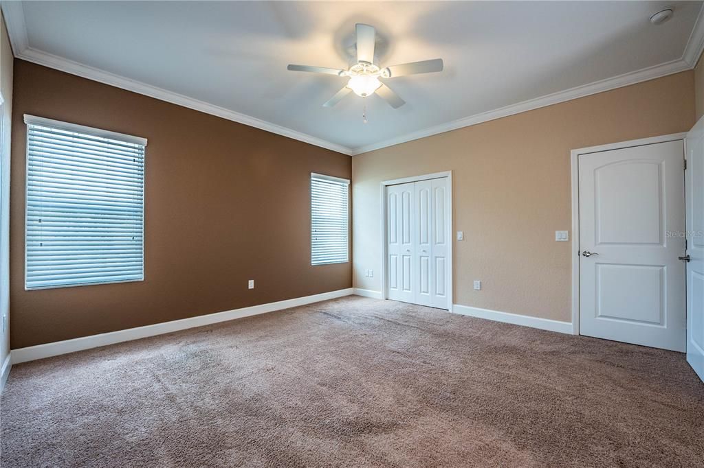 For Sale: $230,000 (3 beds, 2 baths, 1733 Square Feet)