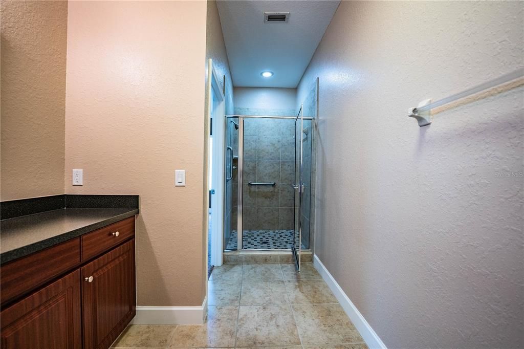 For Sale: $230,000 (3 beds, 2 baths, 1733 Square Feet)