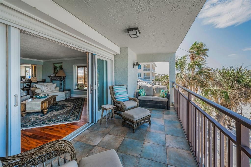 Active With Contract: $1,699,900 (3 beds, 3 baths, 2320 Square Feet)