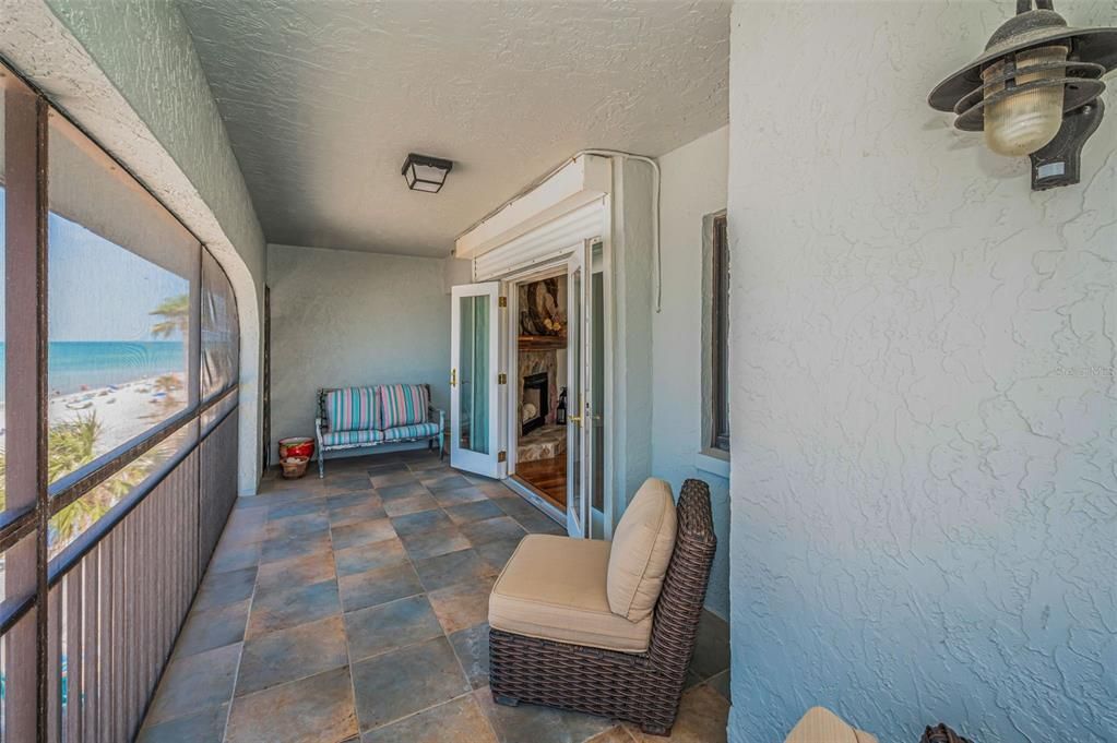 Active With Contract: $1,699,900 (3 beds, 3 baths, 2320 Square Feet)