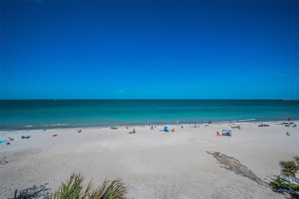 Active With Contract: $1,699,900 (3 beds, 3 baths, 2320 Square Feet)