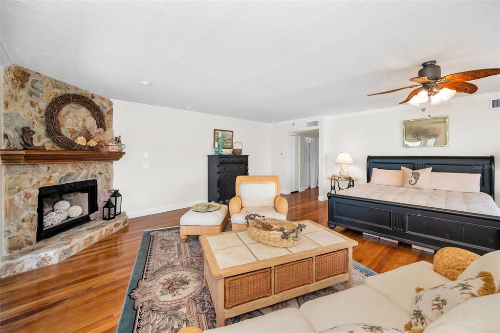 Active With Contract: $1,699,900 (3 beds, 3 baths, 2320 Square Feet)