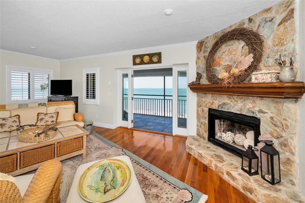 Active With Contract: $1,699,900 (3 beds, 3 baths, 2320 Square Feet)