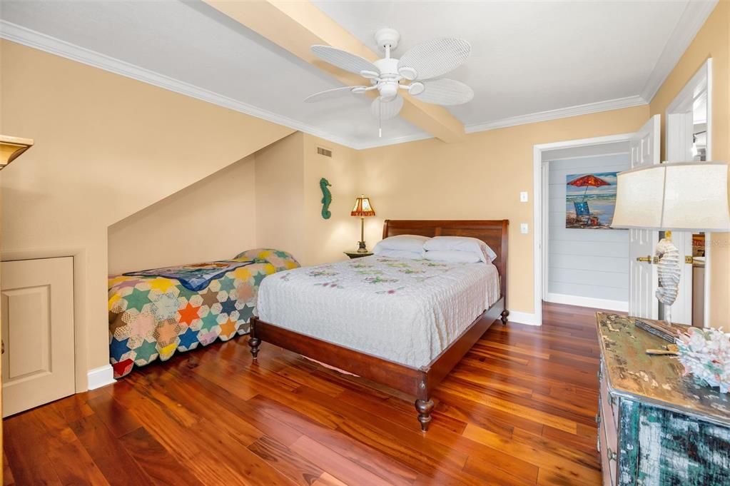 Active With Contract: $1,699,900 (3 beds, 3 baths, 2320 Square Feet)