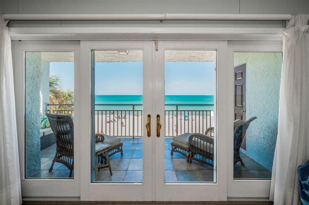 Active With Contract: $1,699,900 (3 beds, 3 baths, 2320 Square Feet)