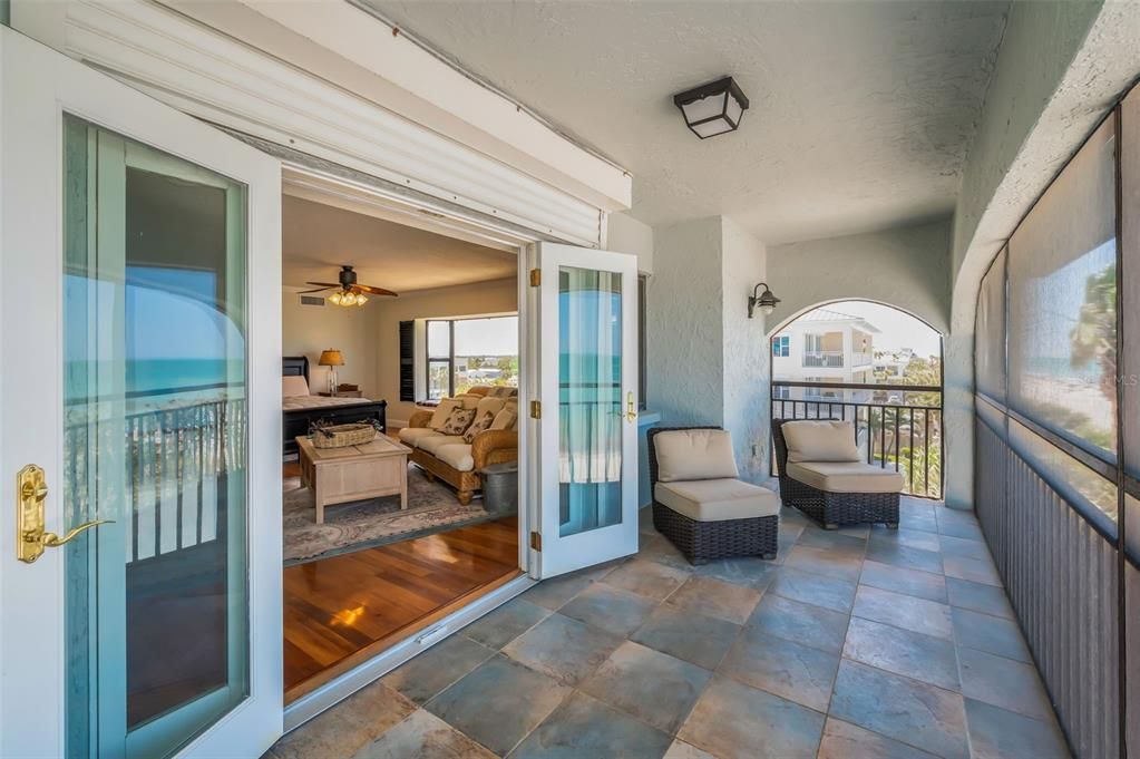 Active With Contract: $1,699,900 (3 beds, 3 baths, 2320 Square Feet)