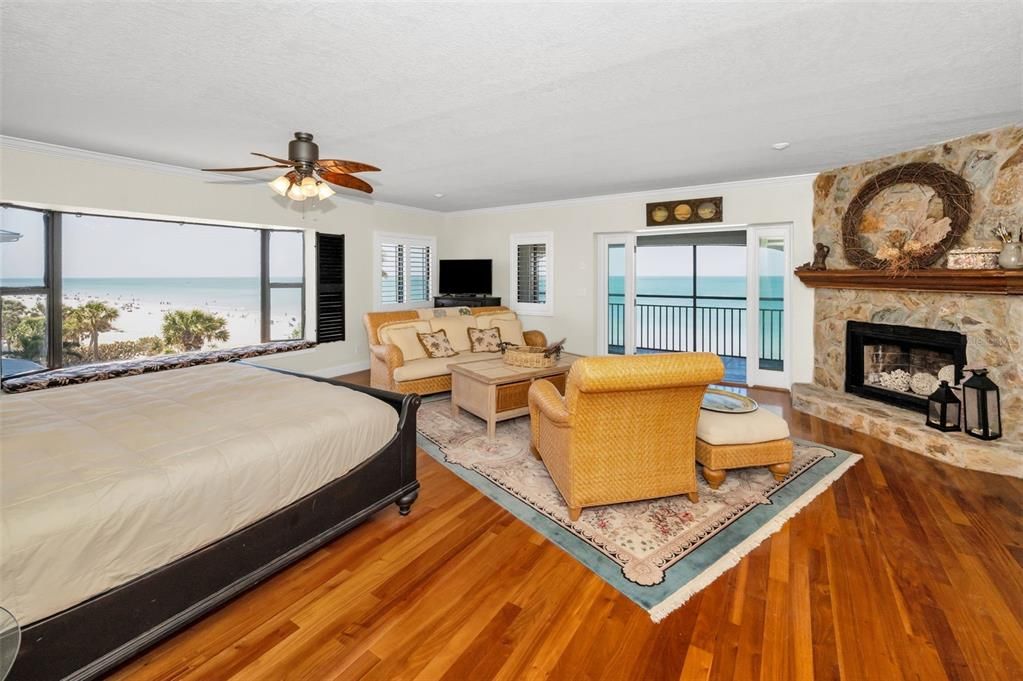 Active With Contract: $1,699,900 (3 beds, 3 baths, 2320 Square Feet)