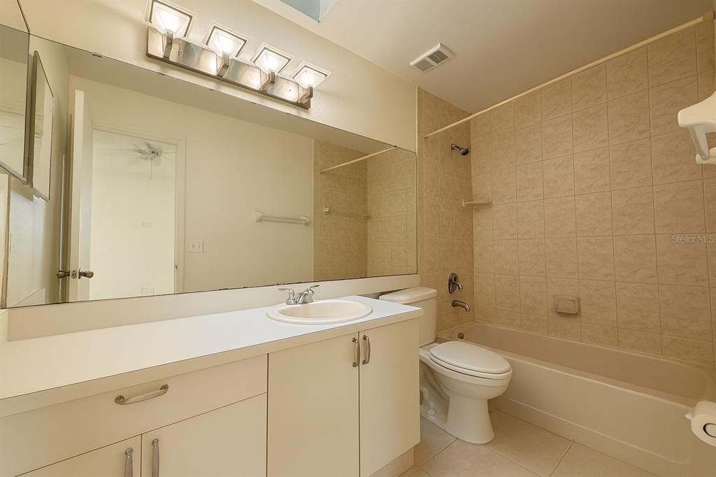 En Venta: $240,000 (2 camas, 2 baños, 1260 Pies cuadrados)