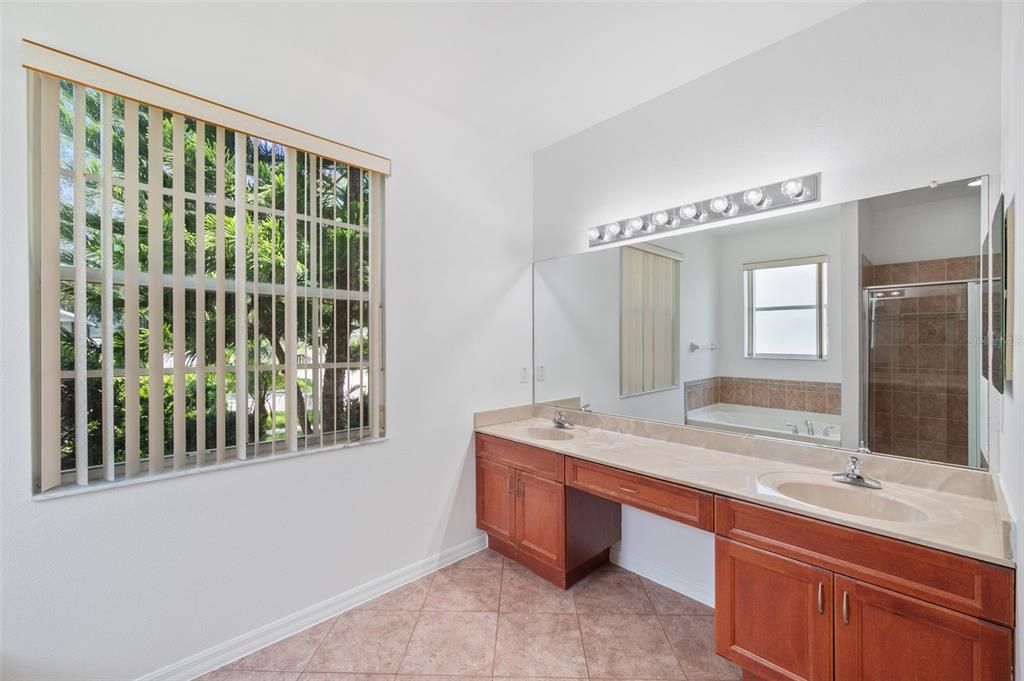 For Sale: $424,900 (4 beds, 3 baths, 2281 Square Feet)