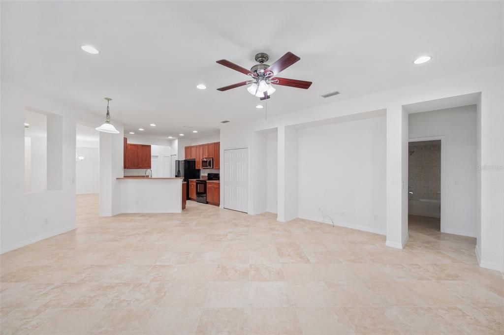 For Sale: $424,900 (4 beds, 3 baths, 2281 Square Feet)