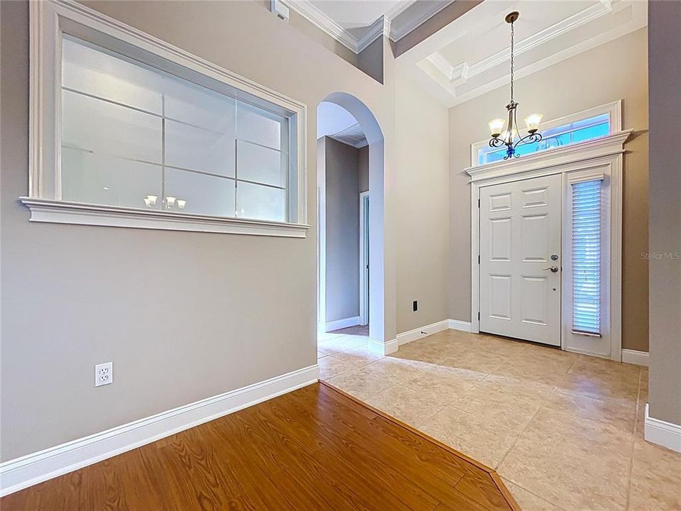 For Sale: $370,000 (2 beds, 2 baths, 1557 Square Feet)