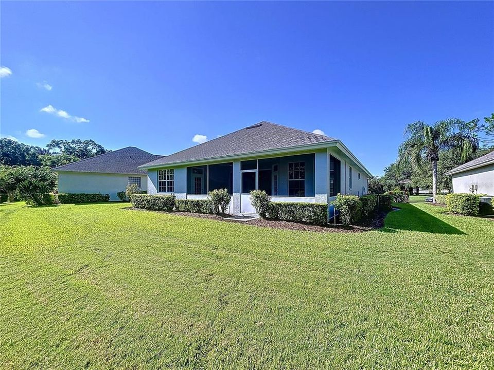 For Sale: $370,000 (2 beds, 2 baths, 1557 Square Feet)