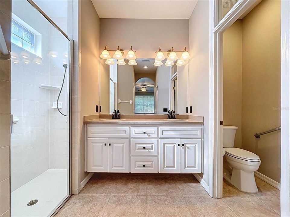 For Sale: $370,000 (2 beds, 2 baths, 1557 Square Feet)