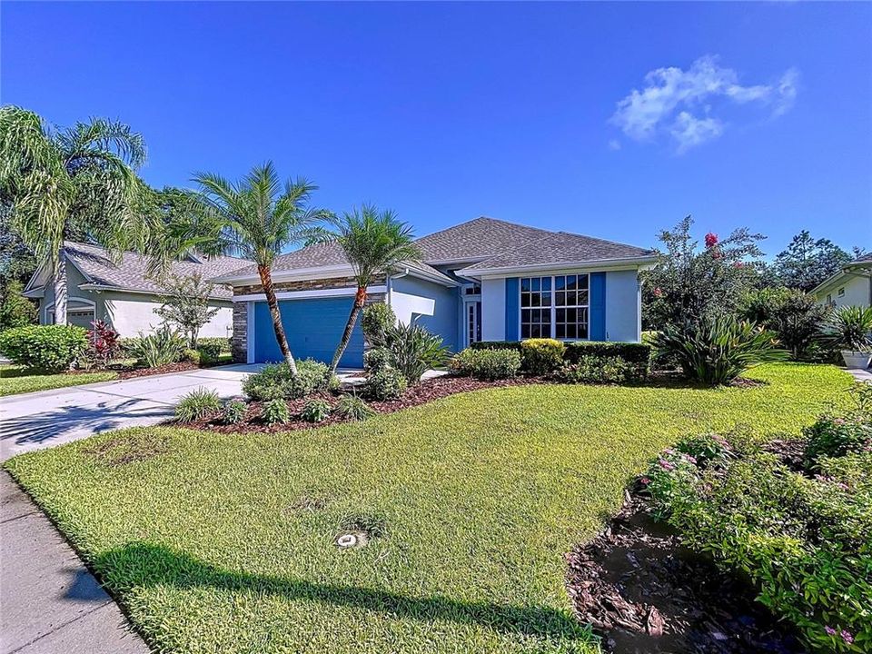 For Sale: $370,000 (2 beds, 2 baths, 1557 Square Feet)