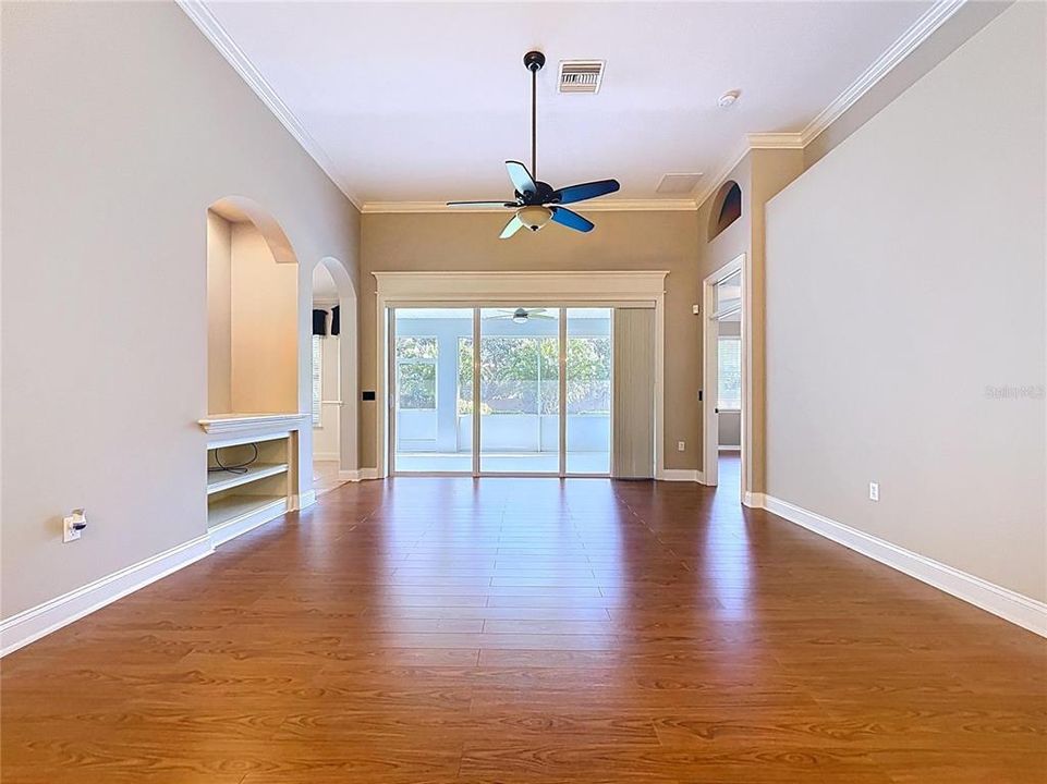 For Sale: $370,000 (2 beds, 2 baths, 1557 Square Feet)