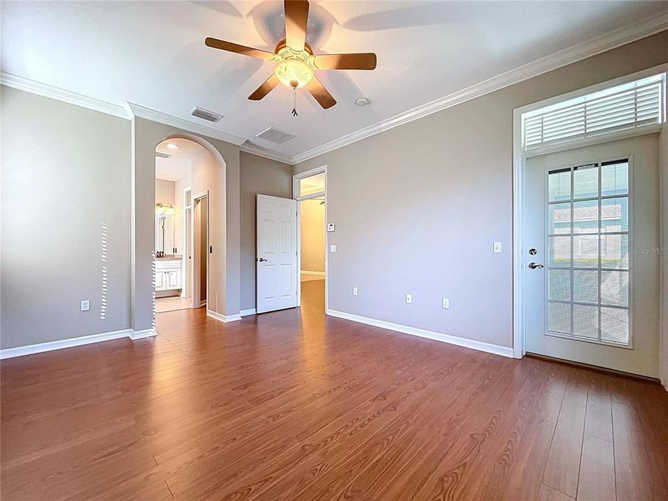 For Sale: $370,000 (2 beds, 2 baths, 1557 Square Feet)