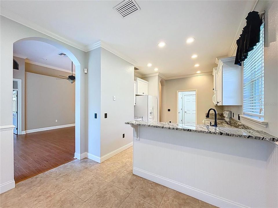 For Sale: $370,000 (2 beds, 2 baths, 1557 Square Feet)