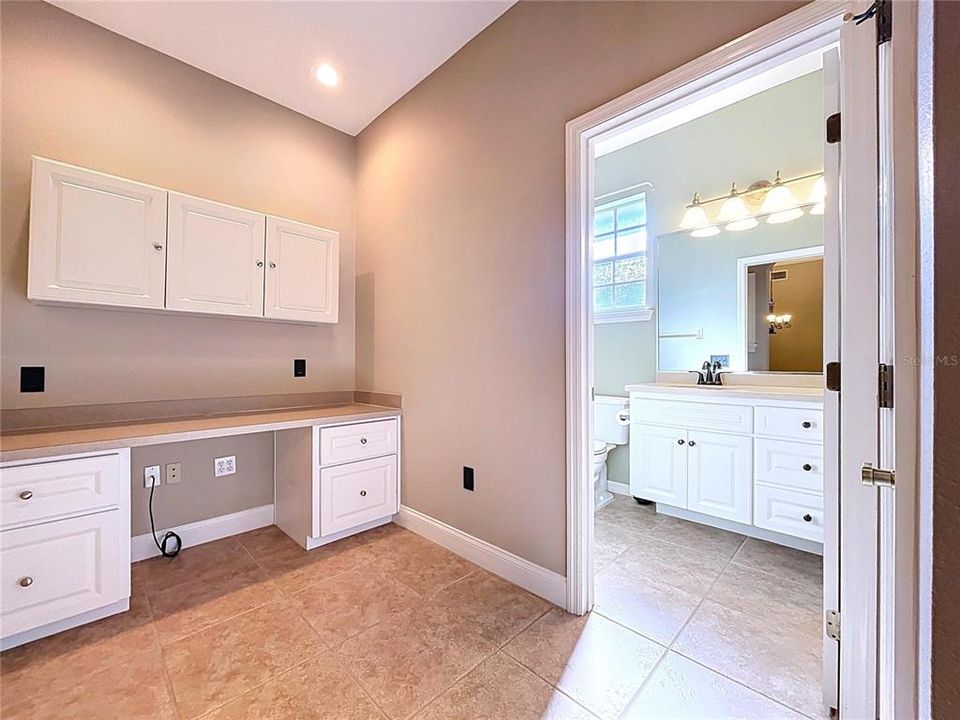 For Sale: $370,000 (2 beds, 2 baths, 1557 Square Feet)