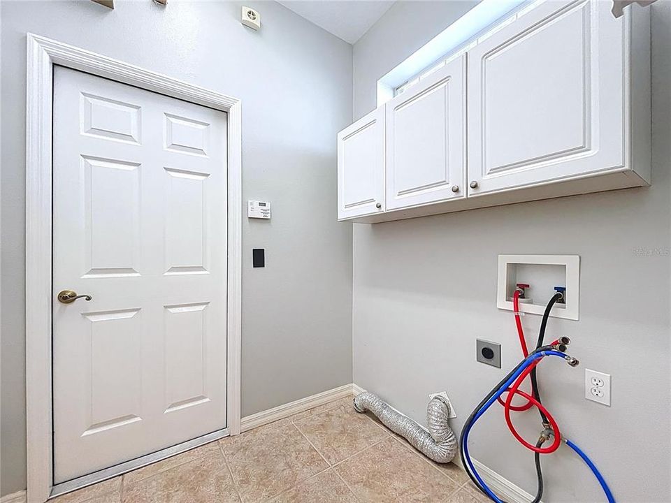 For Sale: $370,000 (2 beds, 2 baths, 1557 Square Feet)