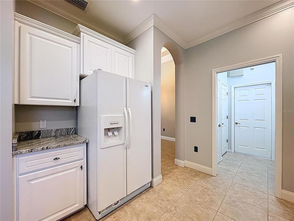 For Sale: $370,000 (2 beds, 2 baths, 1557 Square Feet)