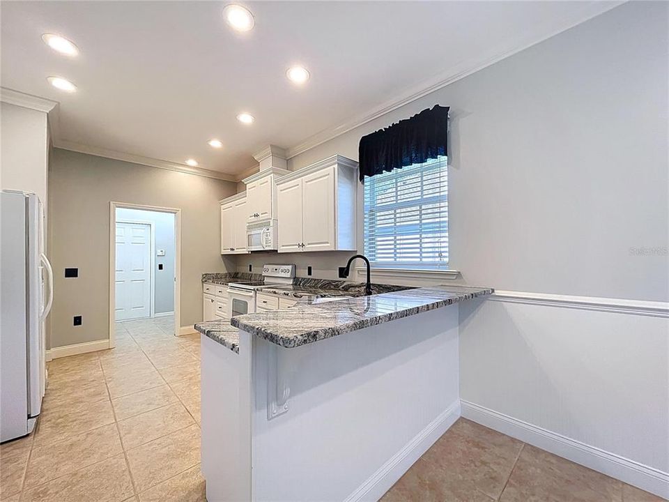 For Sale: $370,000 (2 beds, 2 baths, 1557 Square Feet)