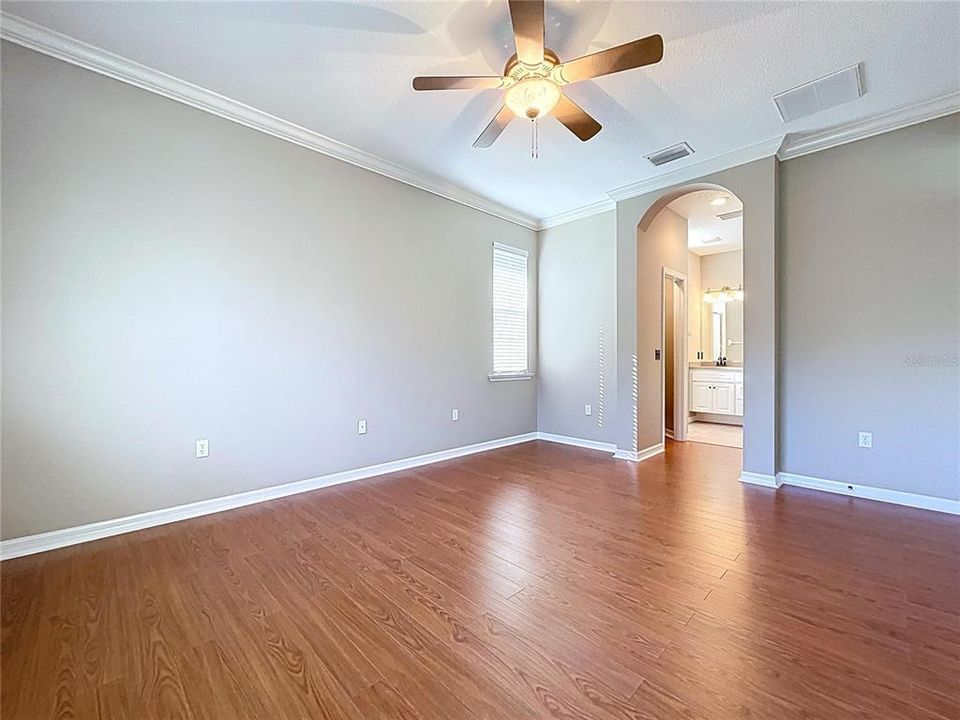 For Sale: $370,000 (2 beds, 2 baths, 1557 Square Feet)