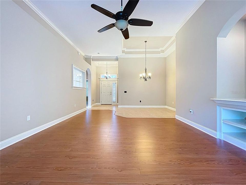 For Sale: $370,000 (2 beds, 2 baths, 1557 Square Feet)