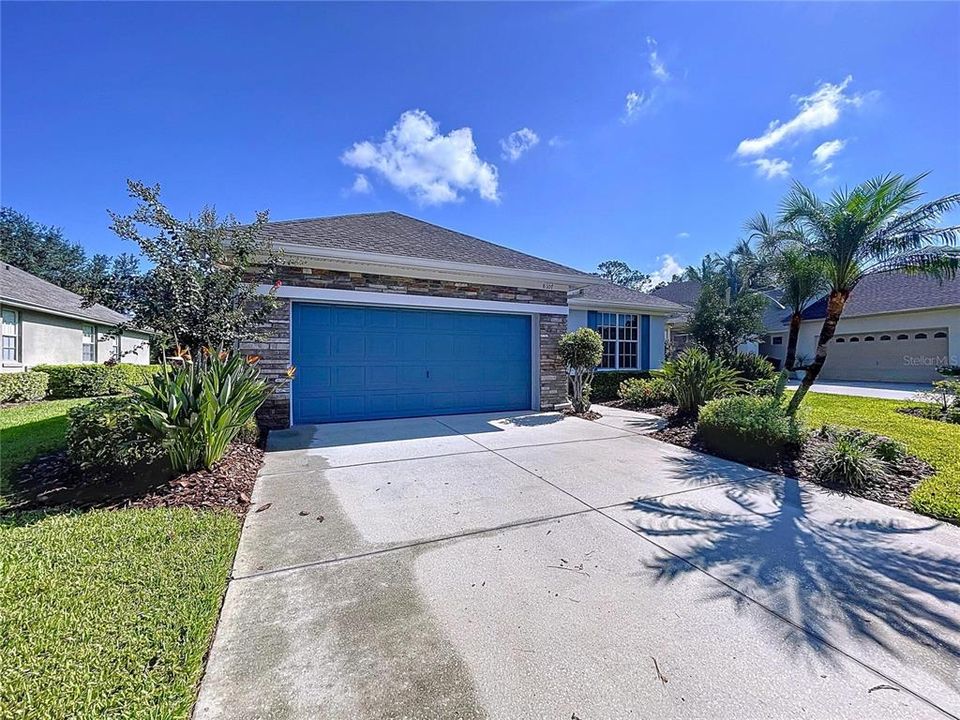 For Sale: $370,000 (2 beds, 2 baths, 1557 Square Feet)