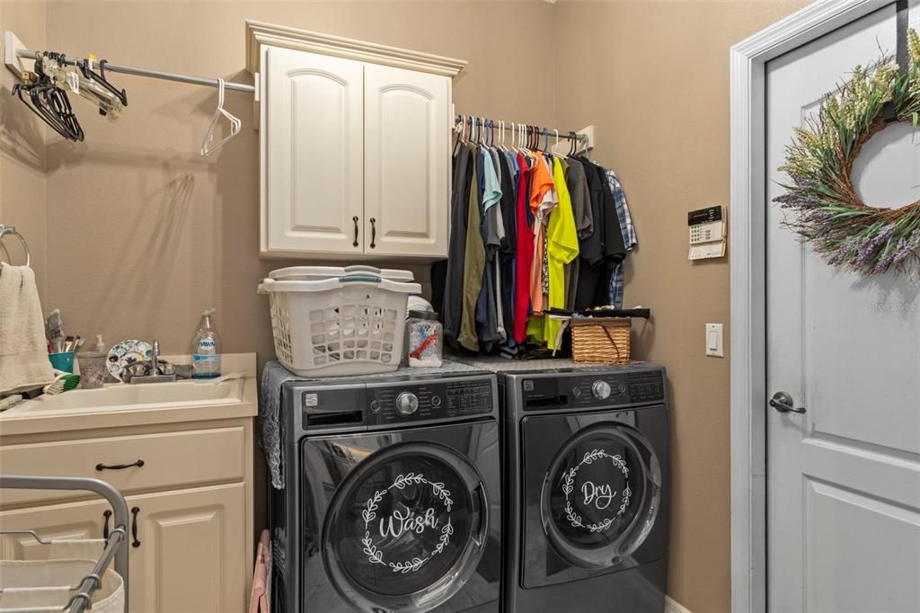 Active With Contract: $499,900 (3 beds, 2 baths, 2196 Square Feet)