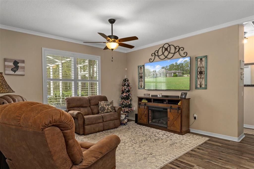 Active With Contract: $499,900 (3 beds, 2 baths, 2196 Square Feet)