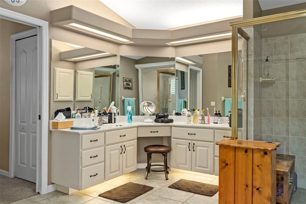 Active With Contract: $499,900 (3 beds, 2 baths, 2196 Square Feet)