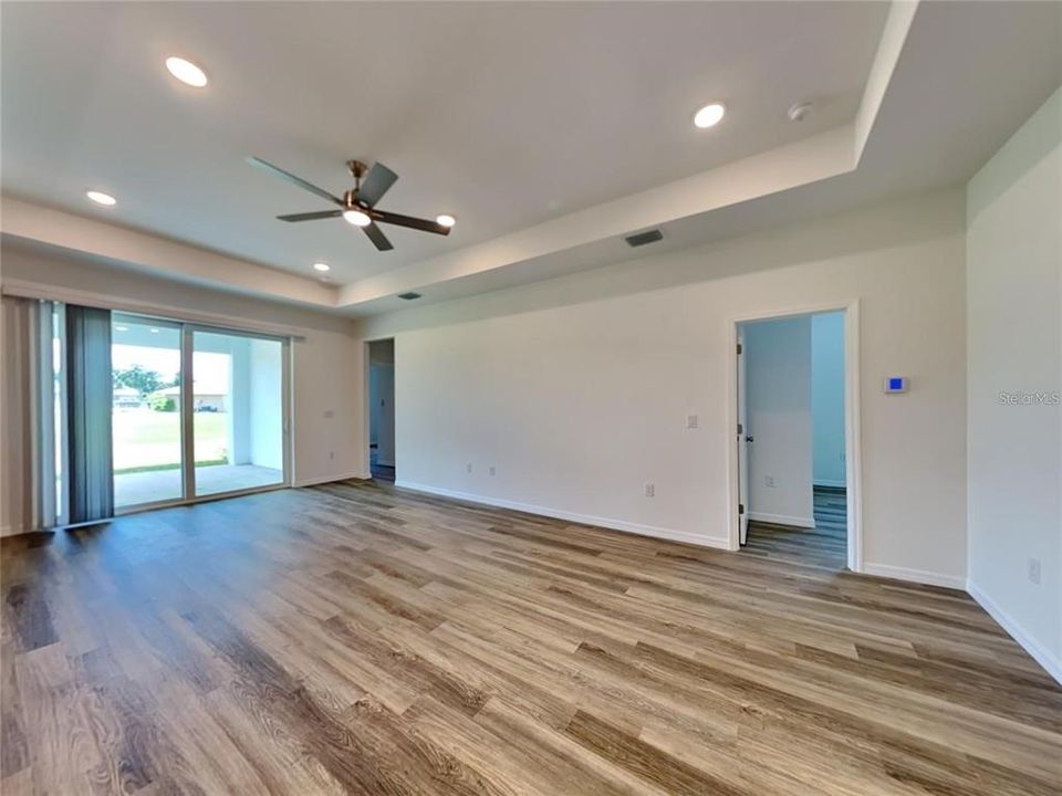 Active With Contract: $339,900 (4 beds, 2 baths, 1914 Square Feet)