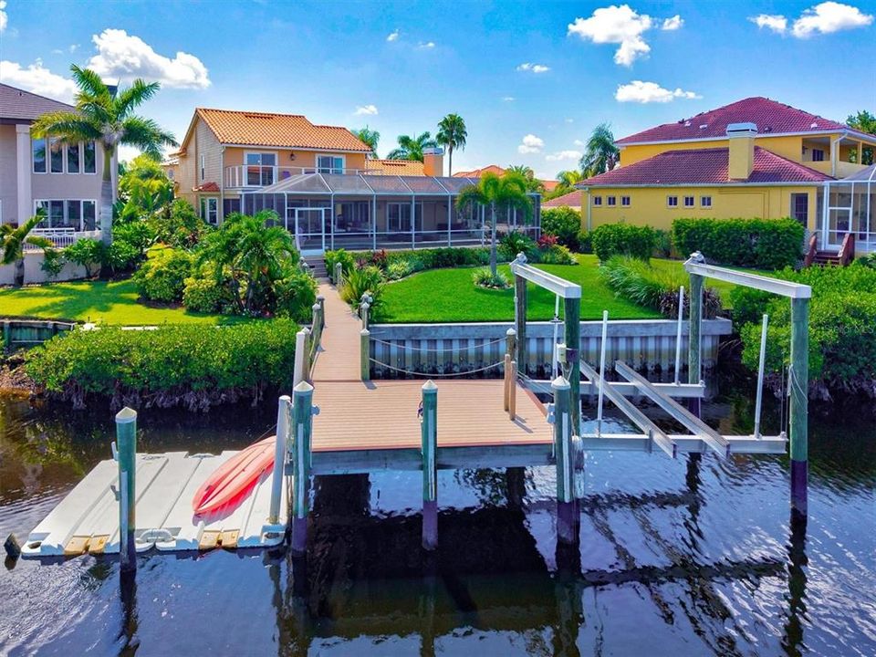 合同活跃: $880,000 (4 贝兹, 3 浴室, 2092 平方英尺)