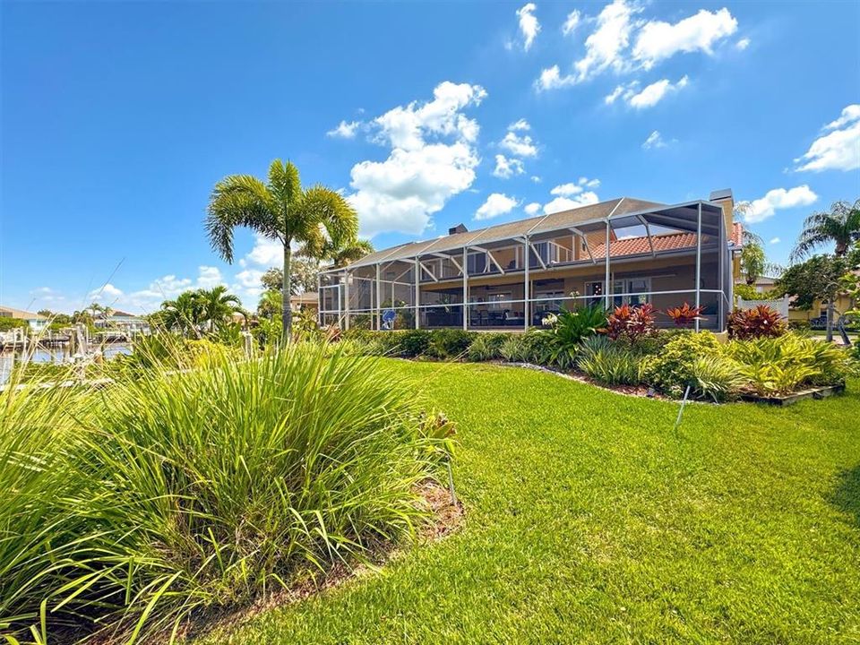 合同活跃: $880,000 (4 贝兹, 3 浴室, 2092 平方英尺)